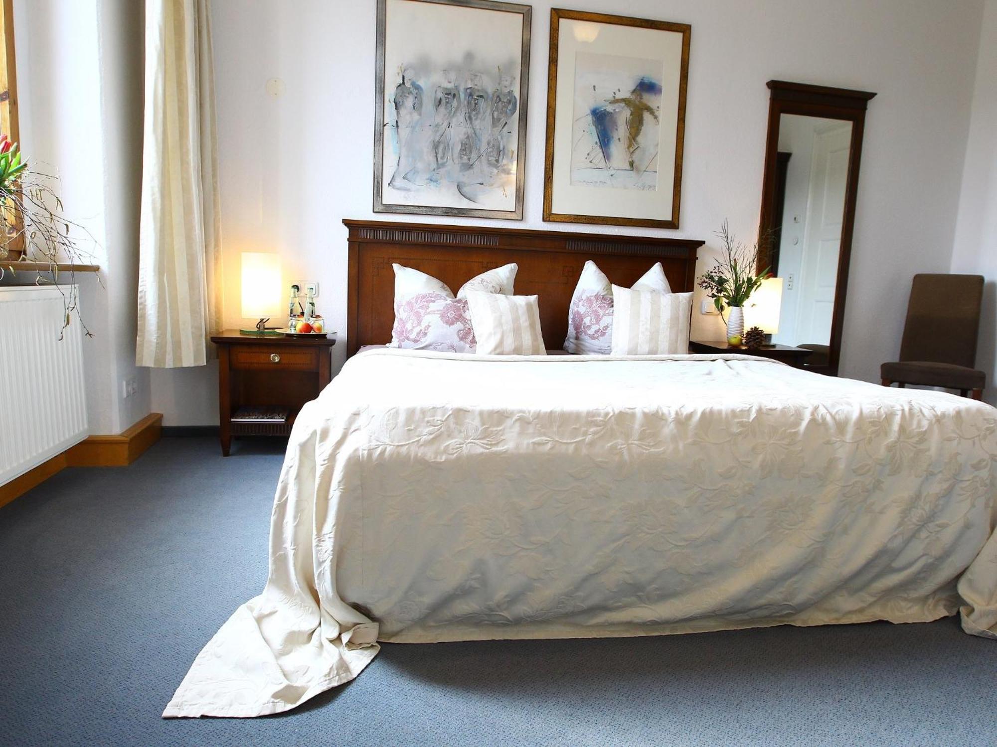 Hotel & Restaurant Schloss Weissenburg Uhlstädt Стая снимка