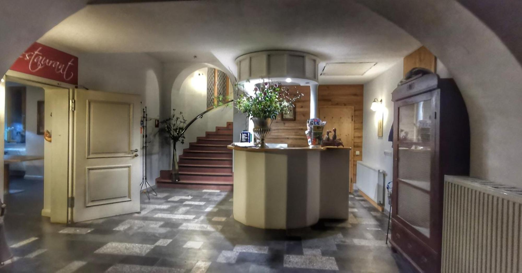 Hotel & Restaurant Schloss Weissenburg Uhlstädt Екстериор снимка