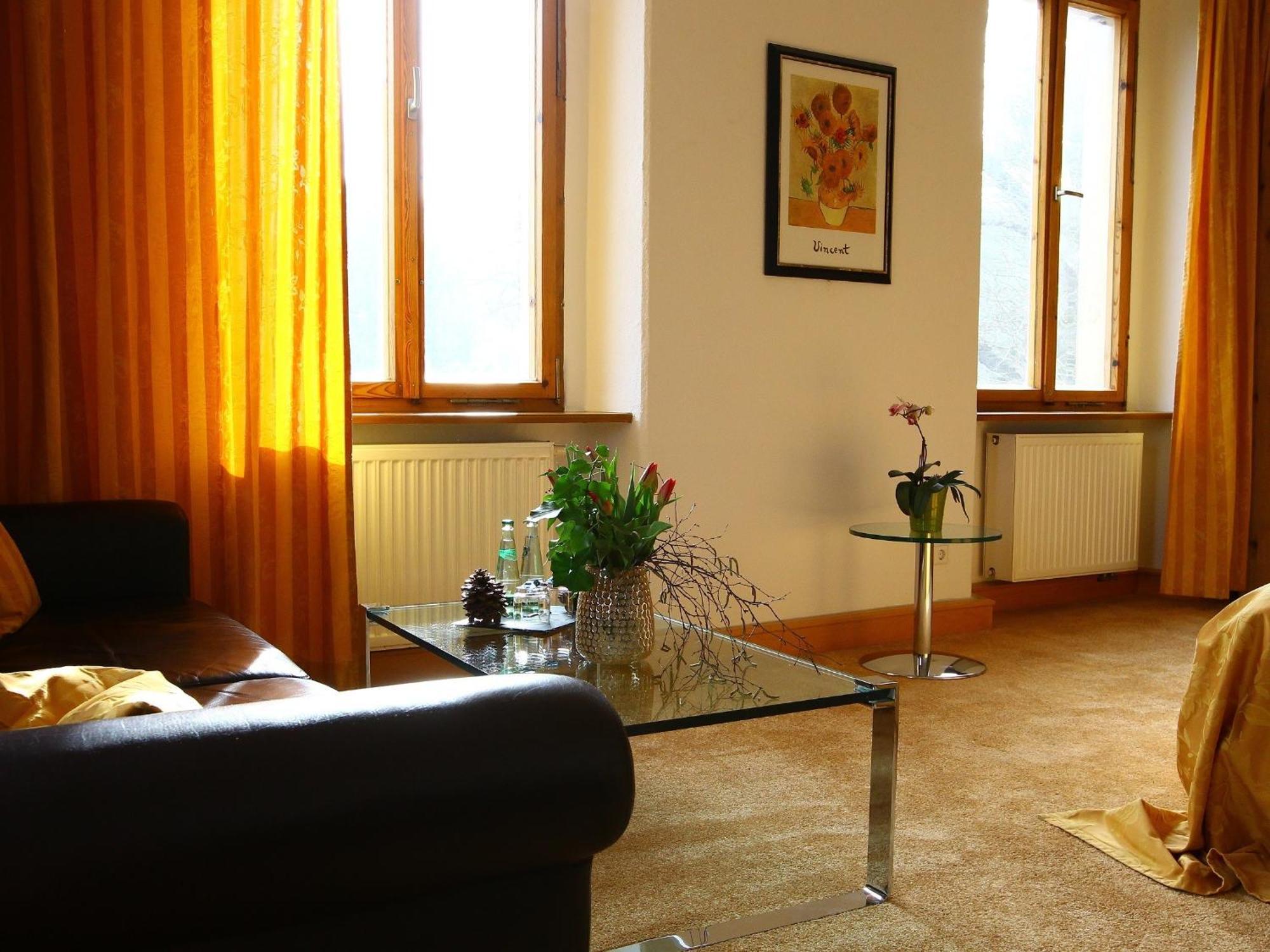 Hotel & Restaurant Schloss Weissenburg Uhlstädt Стая снимка