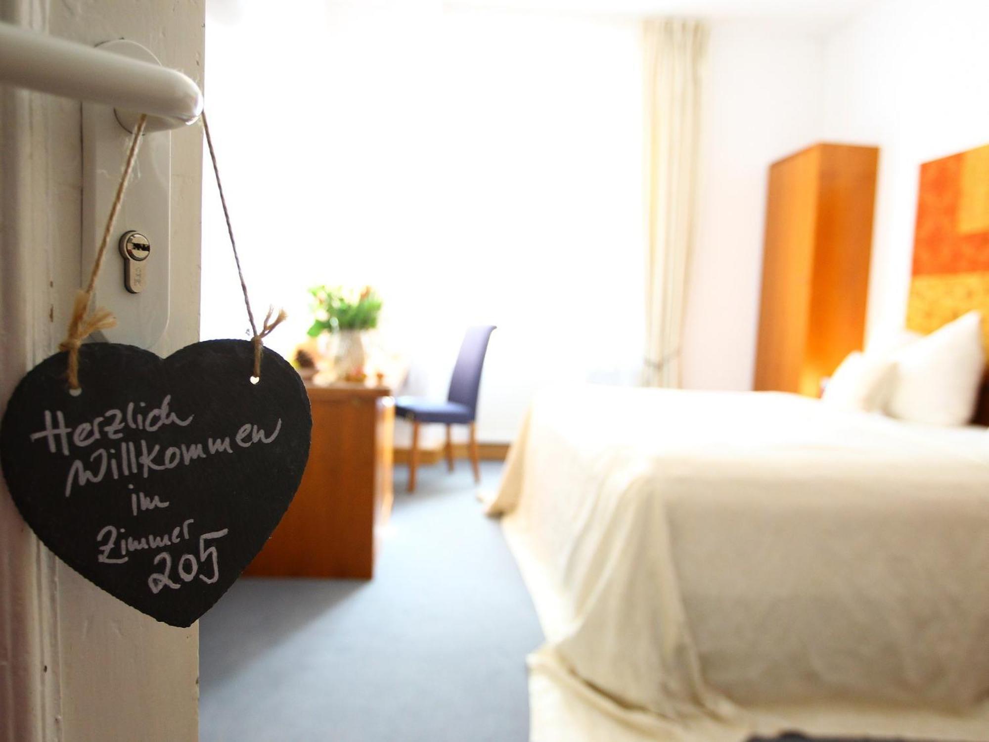 Hotel & Restaurant Schloss Weissenburg Uhlstädt Стая снимка