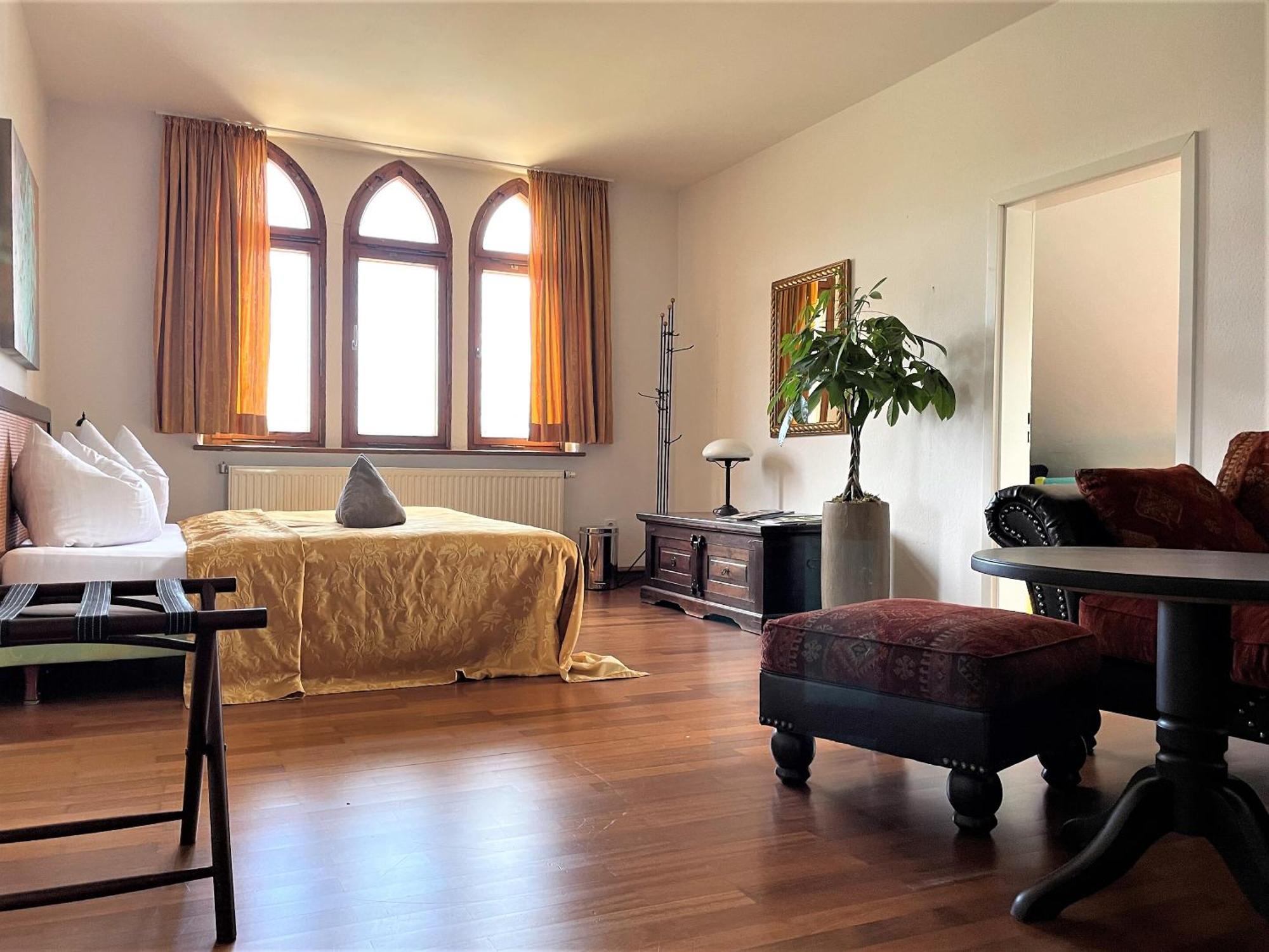 Hotel & Restaurant Schloss Weissenburg Uhlstädt Стая снимка