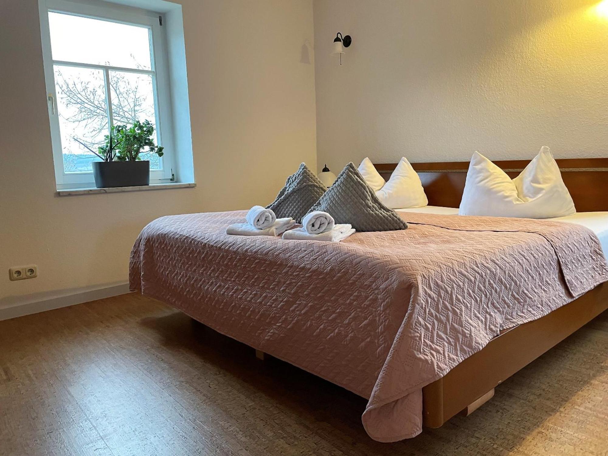 Hotel & Restaurant Schloss Weissenburg Uhlstädt Стая снимка