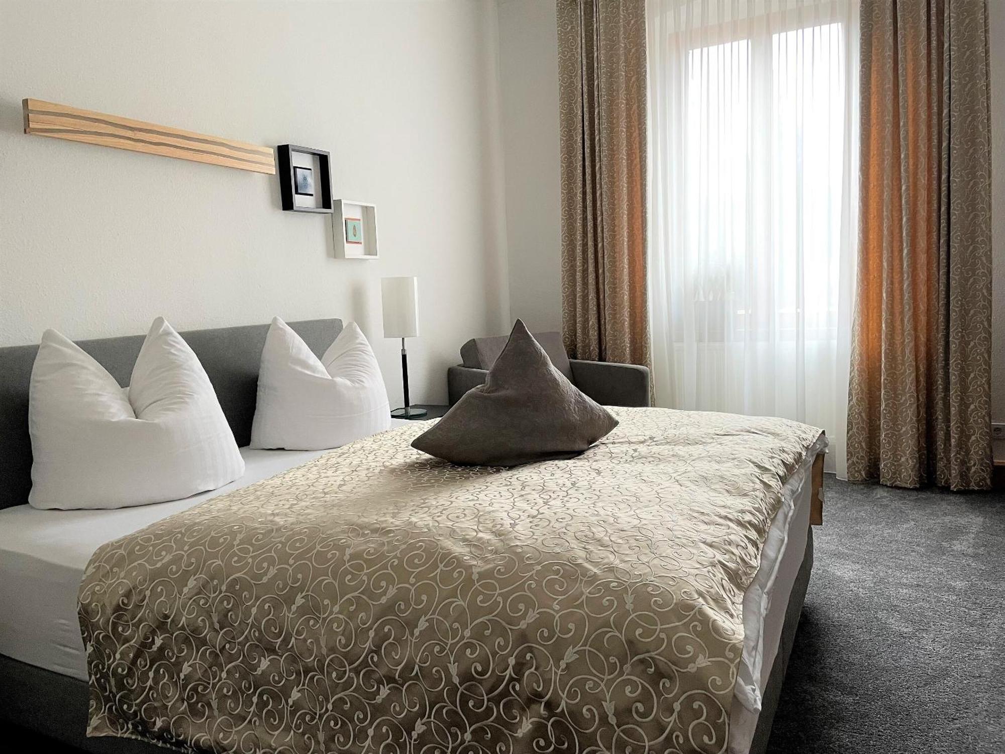 Hotel & Restaurant Schloss Weissenburg Uhlstädt Стая снимка